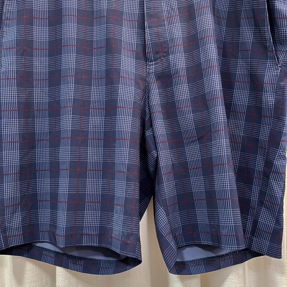 Men’s Callaway Plaid Polyester and Spandex Golf Shorts Size 40 - Picture 3 of 8